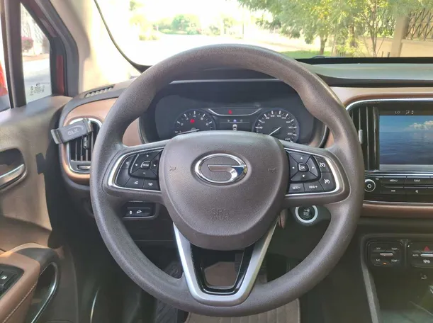 Car image 10