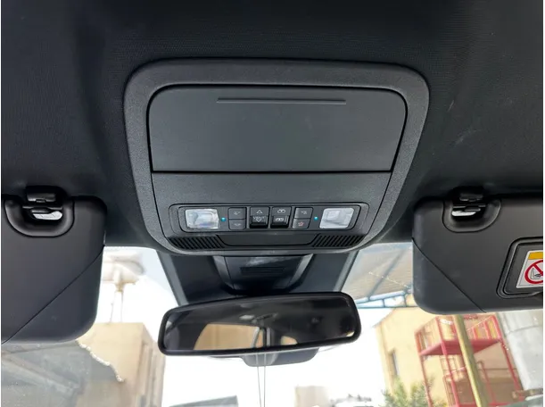 Car image 26