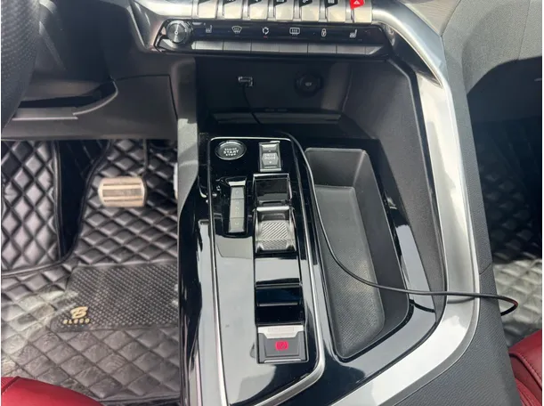 Car image 15