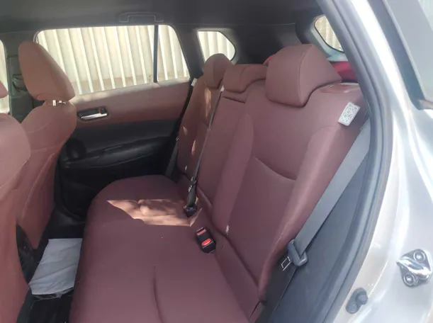 Car image 15