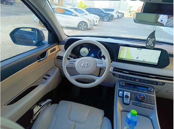 Car image 28