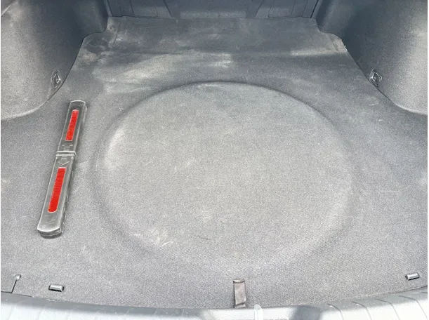 Car image 28