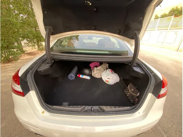 Car image 20