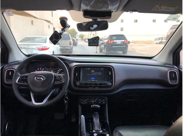 Car image 14