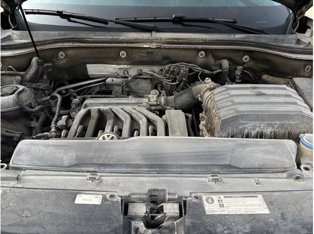 Car image 30