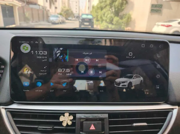Car image 25