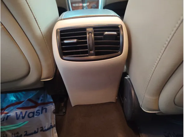 Car image 27