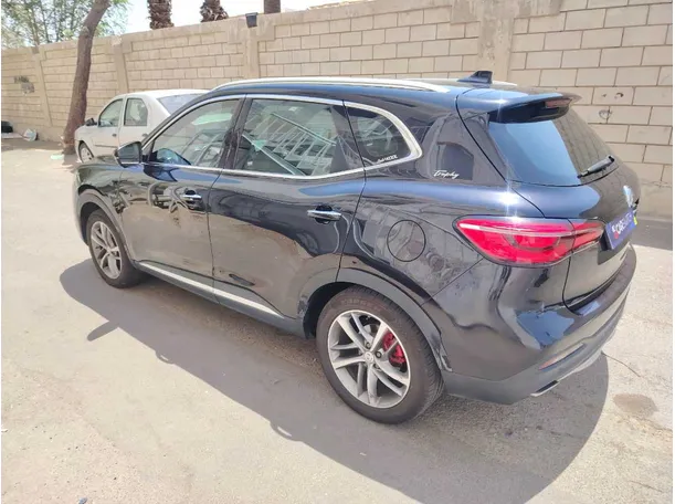 Car image 8