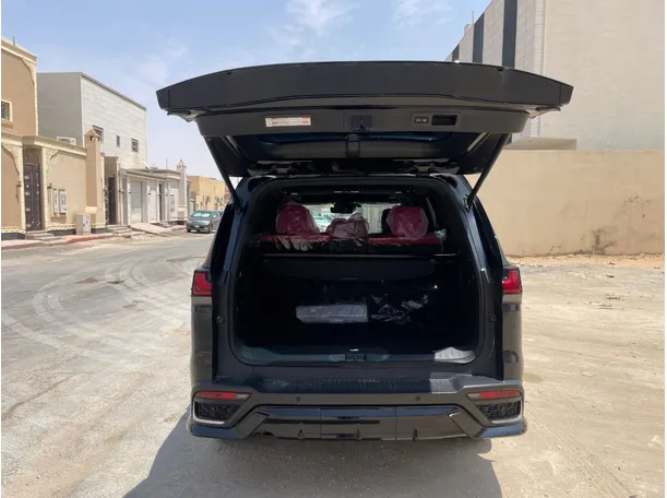 Car image 21
