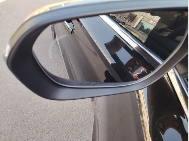 Car image 28