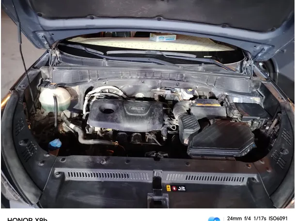 Car image 12