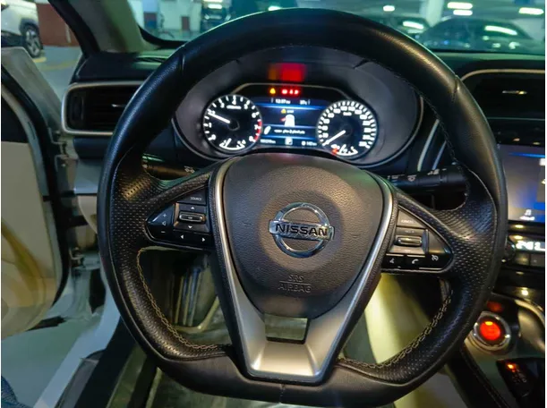 Car image 28