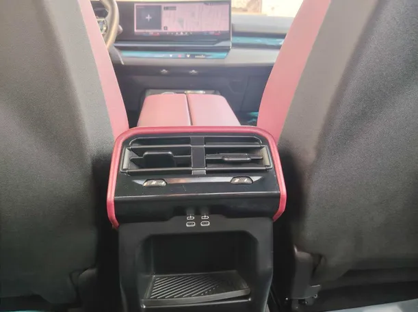 Car image 36