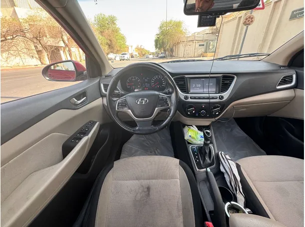 Car image 16