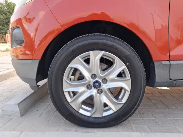 Car image 9