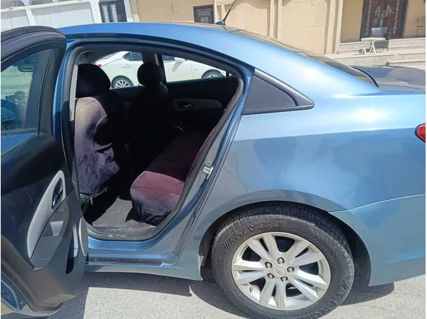 Car image 16