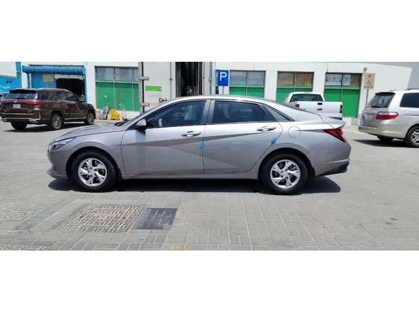 Car image 9