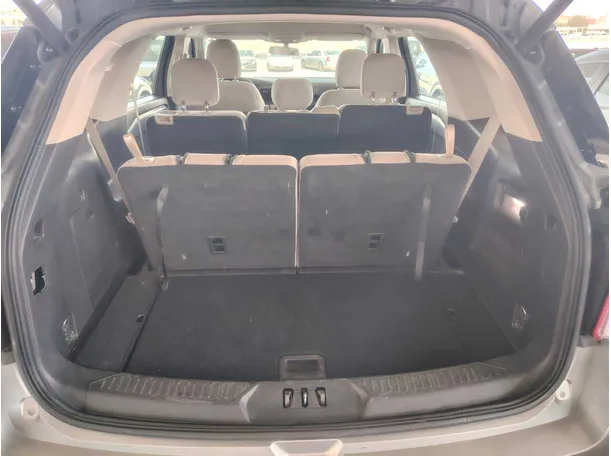 Car image 30
