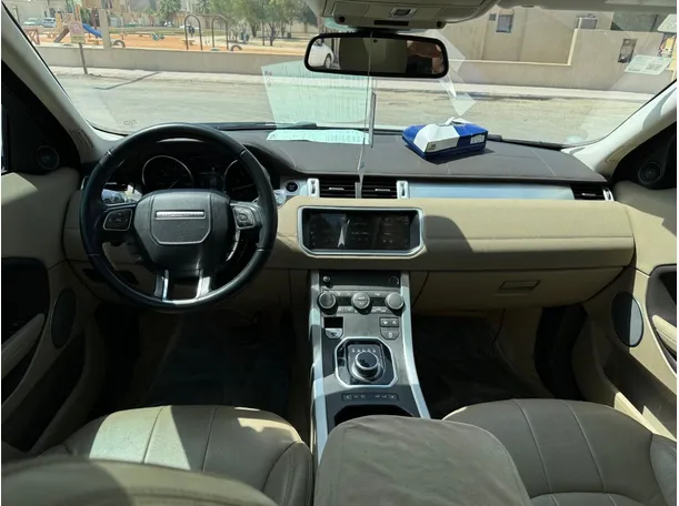 Car image 18