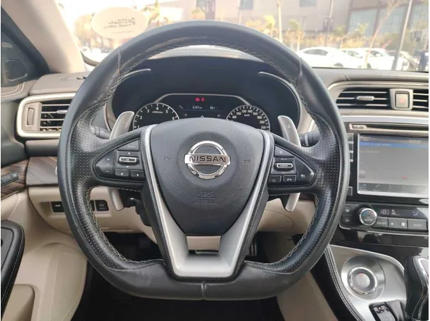 Car image 23