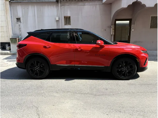 Car image 4
