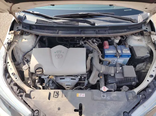 Car image 30
