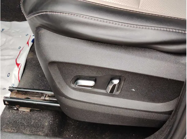 Car image 31