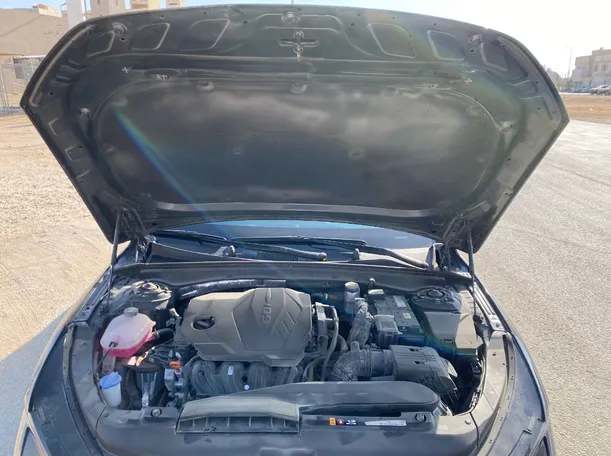 Car image 25
