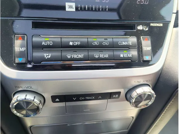 Car image 37