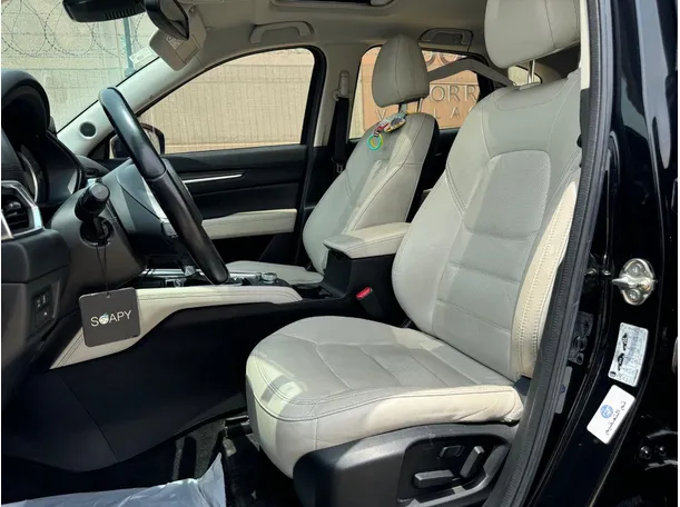 Car image 12