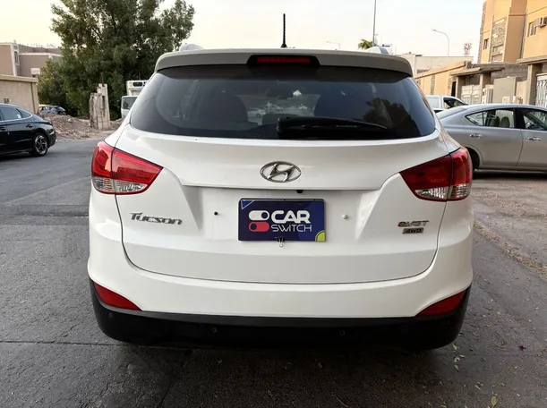 Car image 6