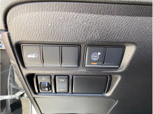 Car image 27