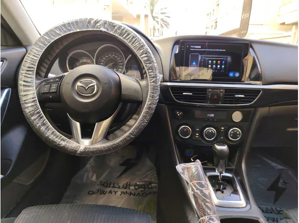 Car image 19