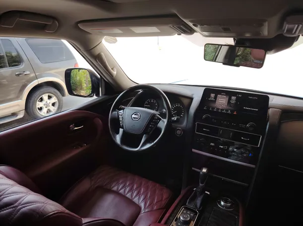 Car image 19