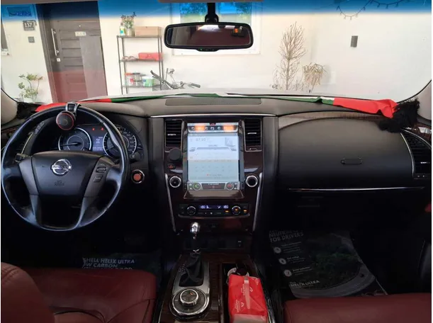 Car image 12