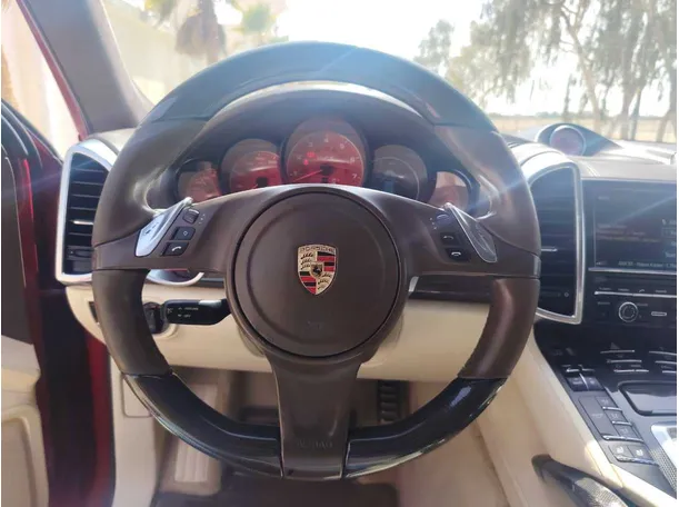 Car image 23