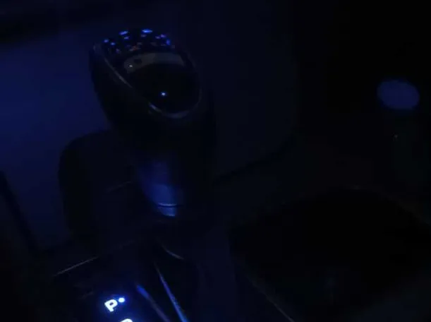 Car image 18