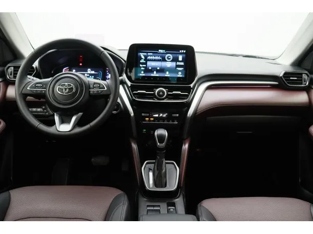 Car image 14