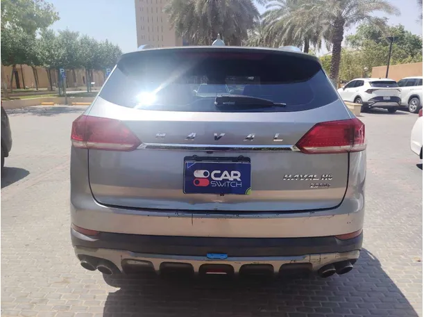 Car image 6