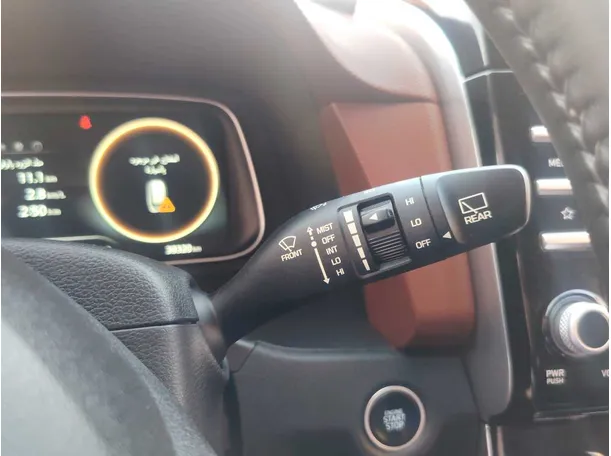 Car image 26