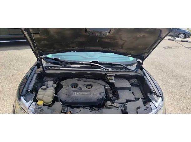 Car image 30