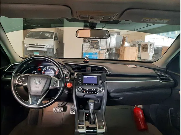 Car image 14