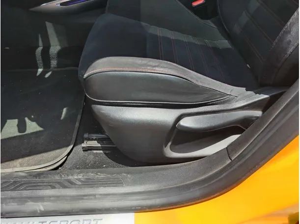 Car image 35