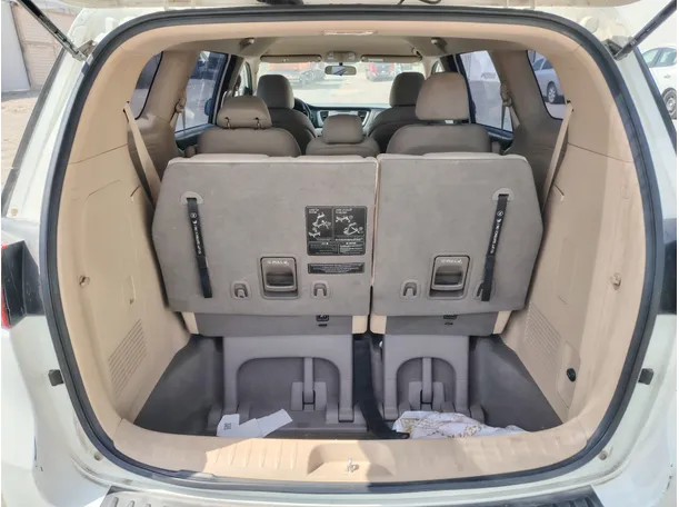 Car image 24