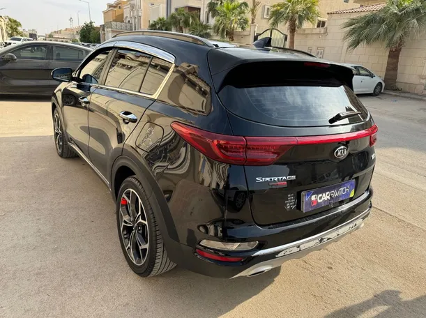 Car image 7
