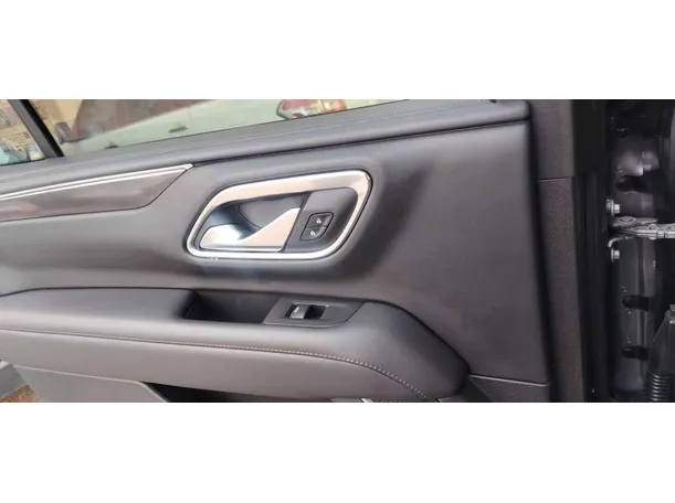 Car image 32