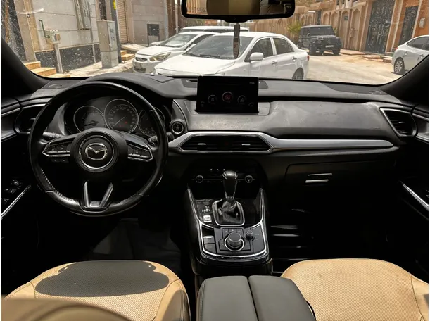 Car image 16