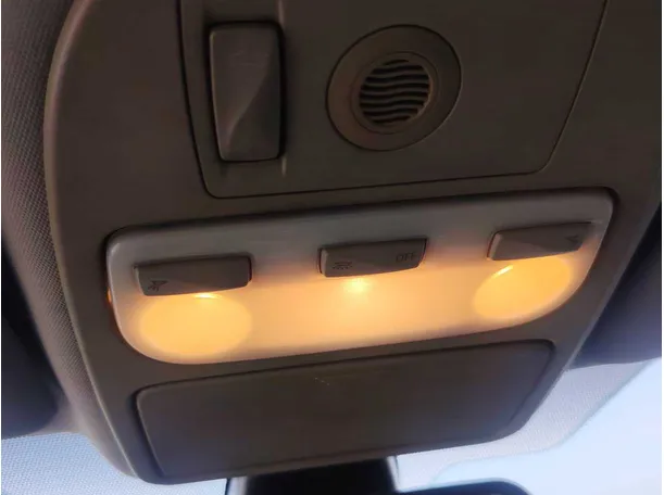 Car image 26
