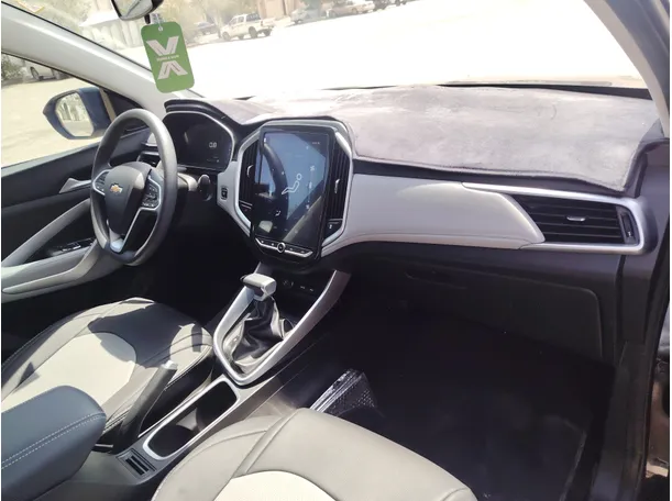 Car image 19