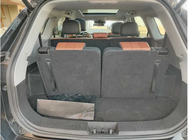 Car image 30